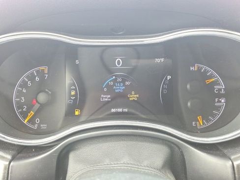 Used 2018 Jeep Grand Cherokee Altitude image 43