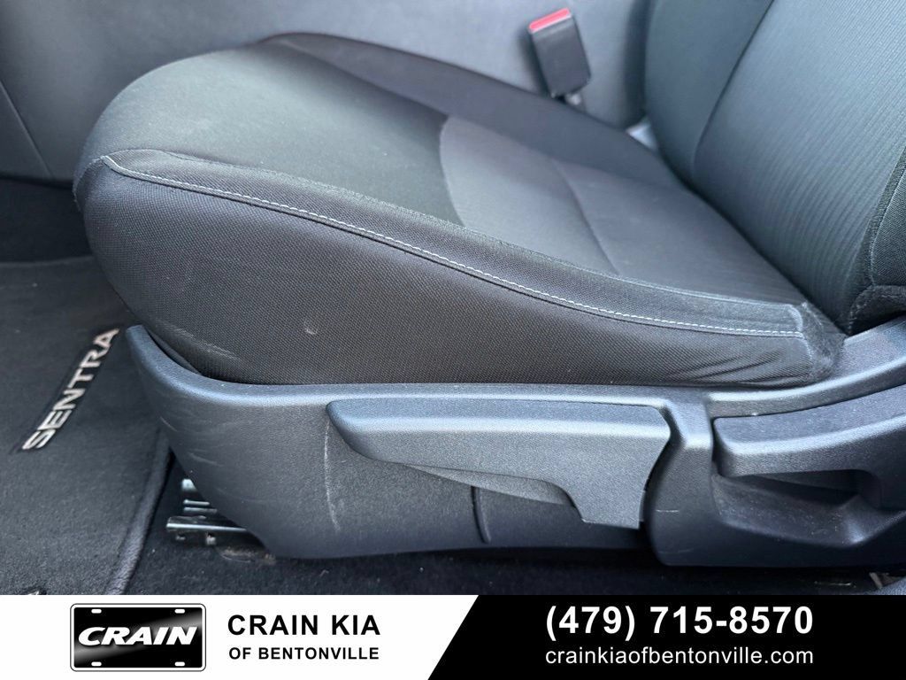 Used 2025 Nissan Sentra SV FWD image 11