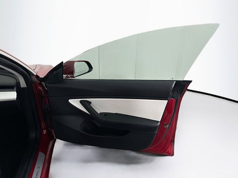 Used 2019 Tesla Model 3 Standard Range Plus image 29