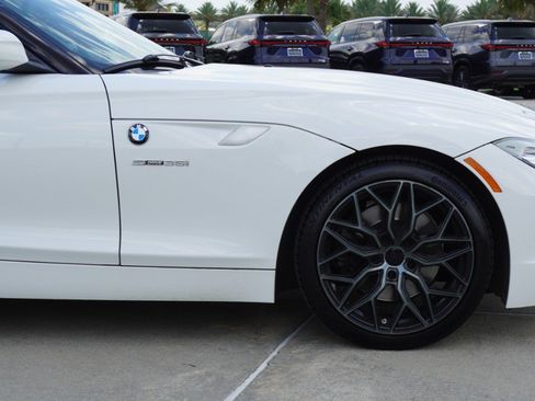 Used 2013 BMW Z4 sDrive35i RWD image 9