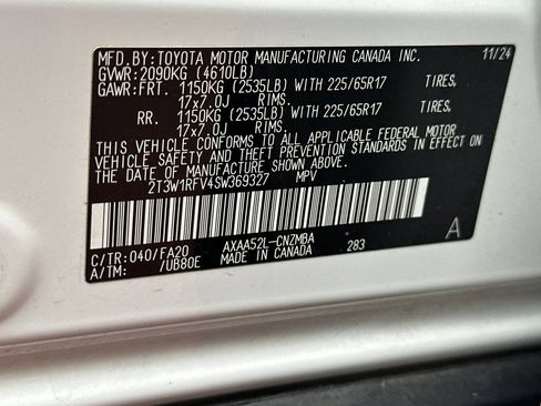 Used 2025 Toyota RAV4 XLE FWD image 38