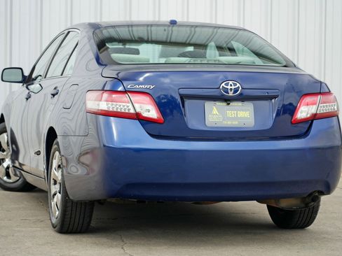 Used 2010 Toyota Camry image 5
