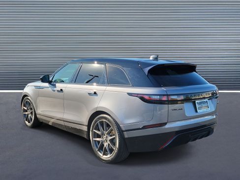 Used 2022 Land Rover Range Rover Velar R-Dynamic S image 4