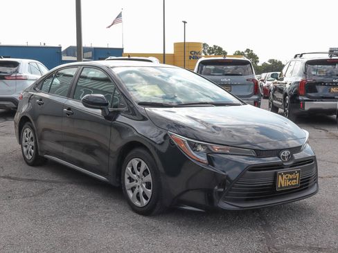 Used 2024 Toyota Corolla LE FWD image 3
