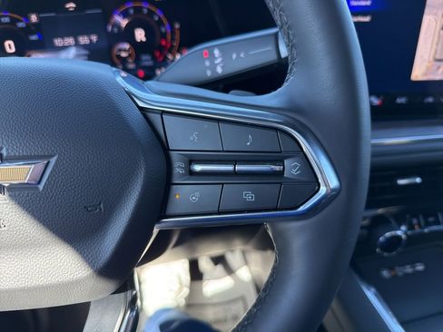 Used 2025 Chevrolet Suburban LT w/ Comfort Package image 15