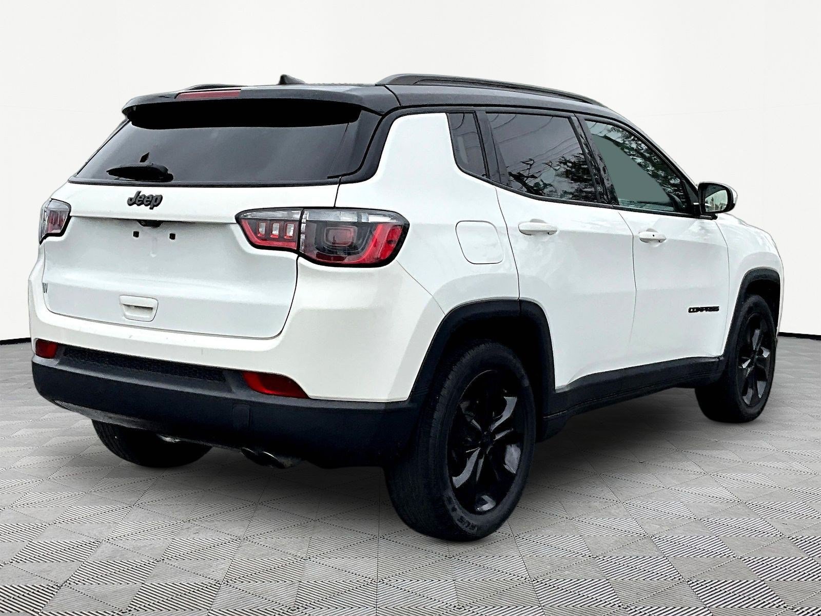 Used 2021 Jeep Compass Latitude FWD image 6