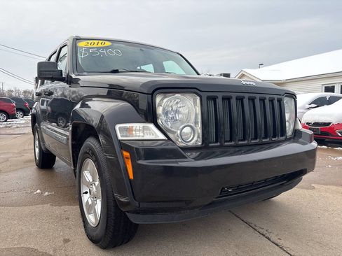 Used 2010 Jeep Liberty Sport image 1