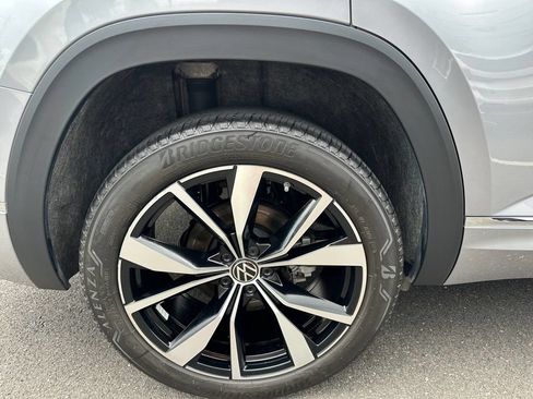 Used 2024 Volkswagen Atlas SEL Premium R-Line AWD/4WD image 18