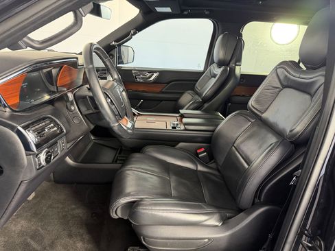 Used 2019 Lincoln Navigator Reserve w/ Cargo Package image 5