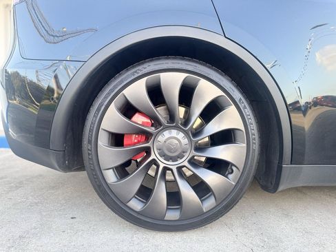 Used 2022 Tesla Model Y Performance AWD/4WD image 23