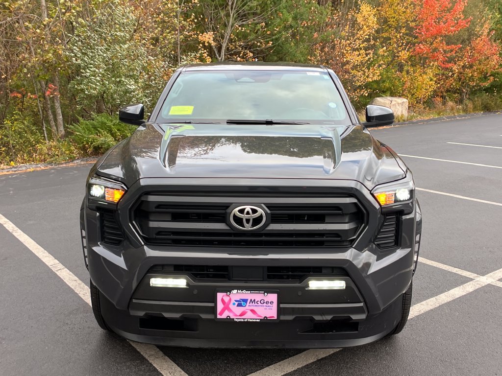 Used 2025 Toyota Tacoma SR5 AWD/4WD image 7