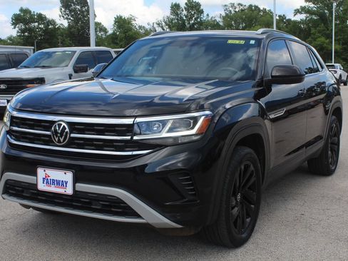 Used 2020 Volkswagen Atlas Cross Sport SE FWD image 4