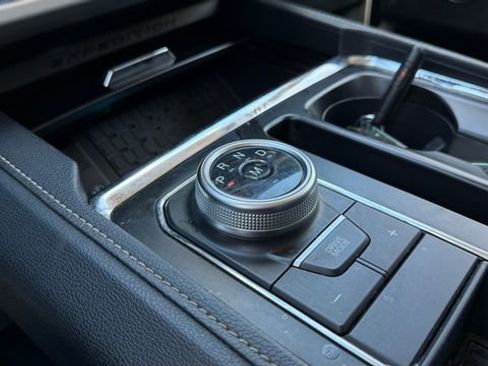 Used 2023 Ford Expedition Max XLT image 23