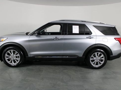 Used 2024 Ford Explorer Limited image 9