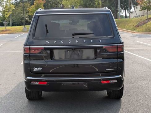 Used 2023 Jeep Wagoneer Series III w/ Premium Group I AWD/4WD image 5