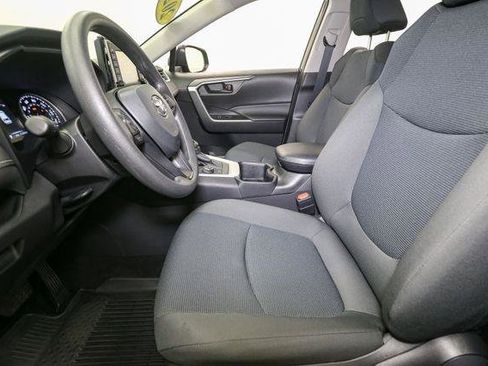 Used 2022 Toyota RAV4 LE image 41