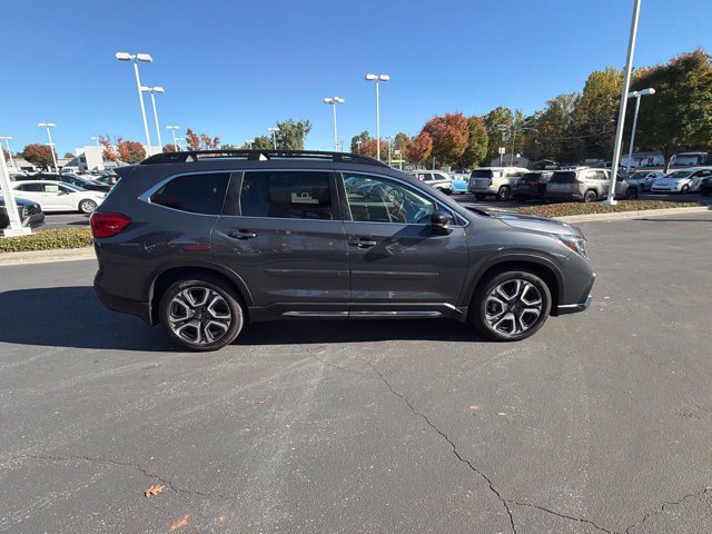 Used 2024 Subaru Ascent Limited w/ Technology Package AWD/4WD image 5