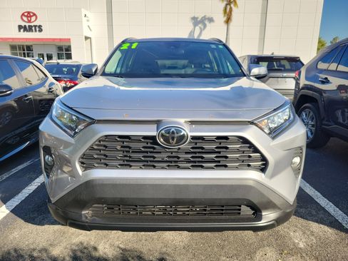 Used 2021 Toyota RAV4 XLE image 2