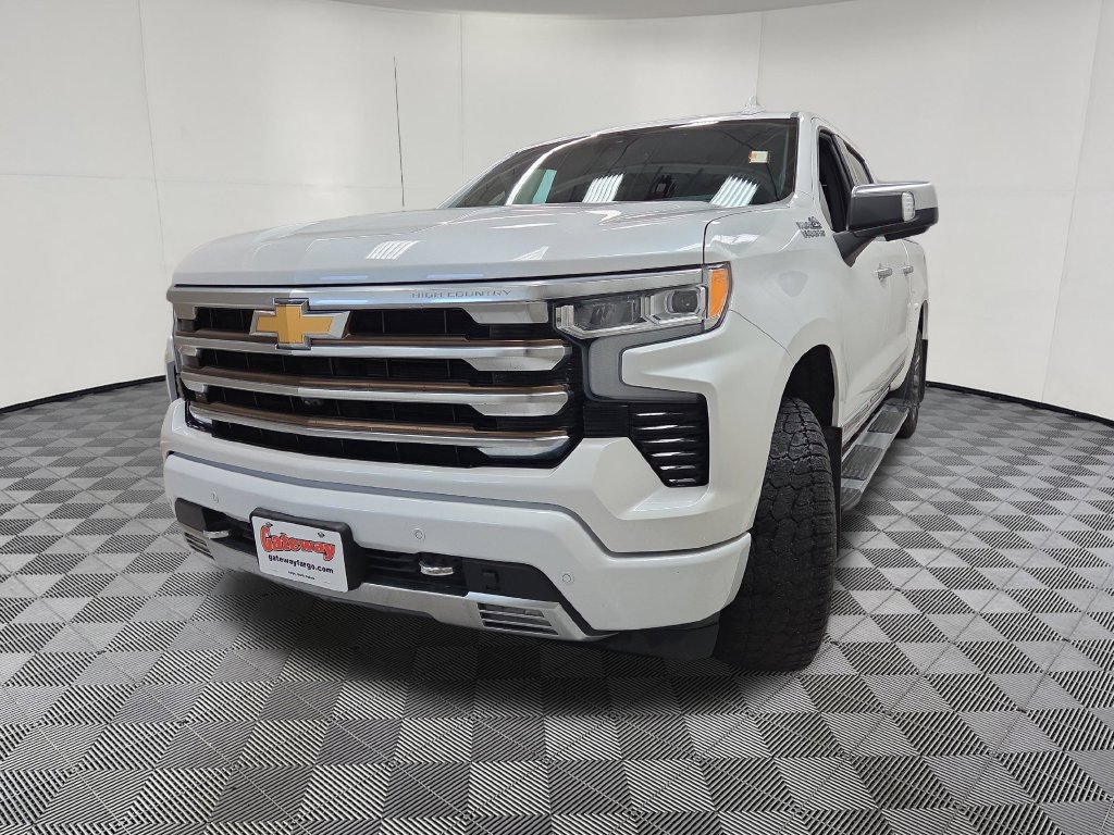 Used 2022 Chevrolet Silverado 1500 High Country w/ Technology Package AWD/4WD image 8
