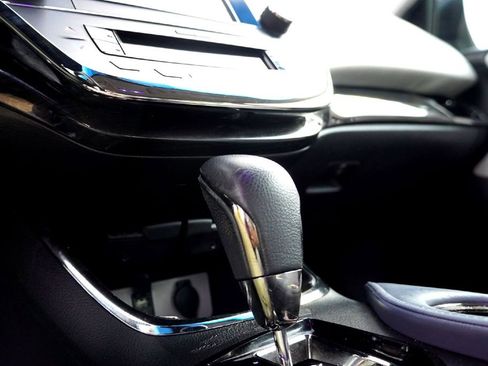 Used 2015 Toyota Avalon XLE image 17