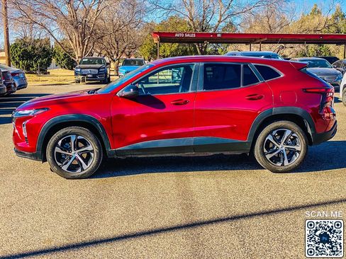 Used 2024 Chevrolet Trax RS w/ Driver Confidence Package image 5