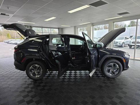 New 2026 Hyundai Tucson Blue SE w/ Tow & Go Package image 18