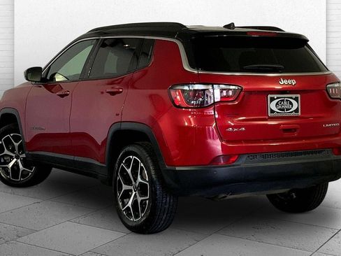 Used 2025 Jeep Compass Limited AWD/4WD image 11