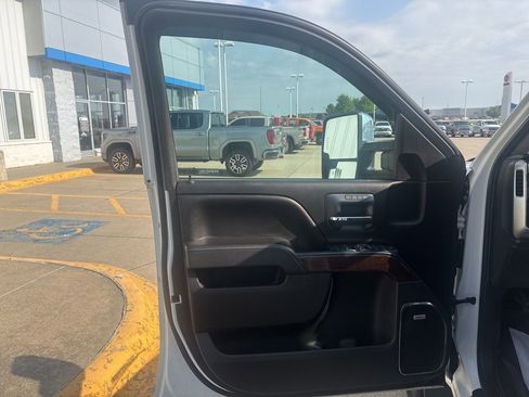 Used 2016 GMC Sierra 2500 SLT AWD/4WD image 12