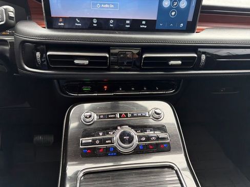 Certified 2022 Lincoln Nautilus Reserve image 22