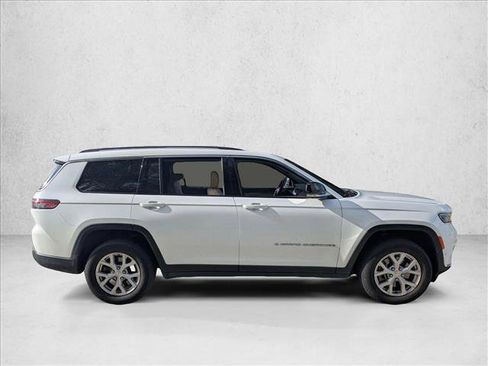 Used 2023 Jeep Grand Cherokee L Limited RWD image 4