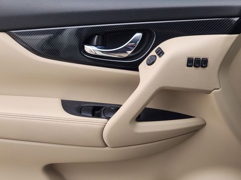 Used 2017 Nissan Rogue SL image 23