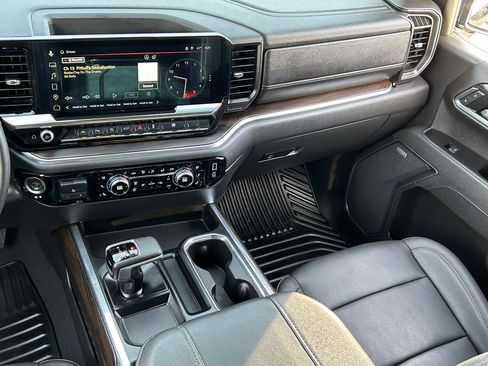 Used 2025 GMC Sierra 1500 SLT w/ SLT Premium Plus Package image 15