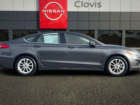 Used 2019 Ford Fusion SE FWD image 9