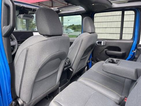 Used 2024 Jeep Wrangler Willys image 15