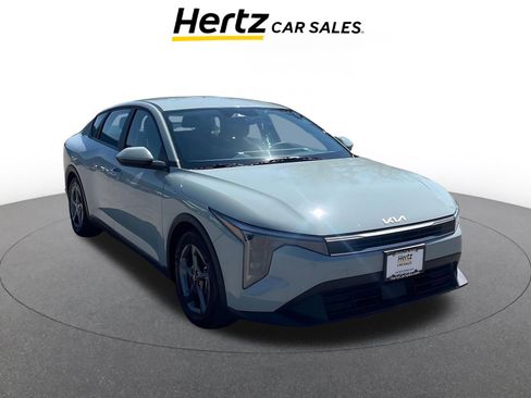 Used 2025 Kia K4 LXS image 1