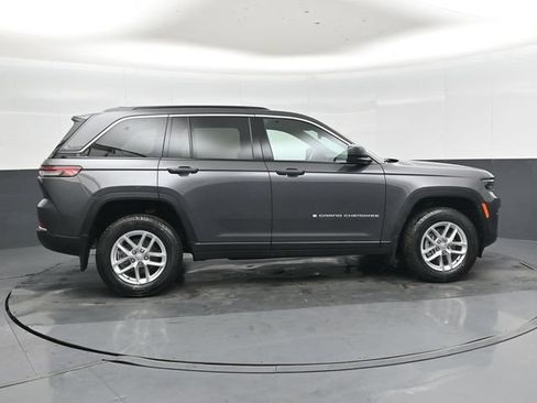 New 2026 Jeep Grand Cherokee Laredo X RWD image 2
