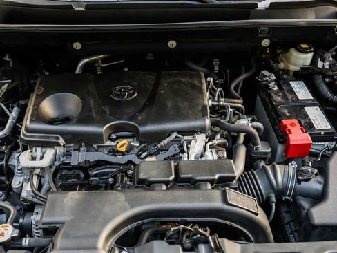 Used 2019 Toyota RAV4 LE image 28