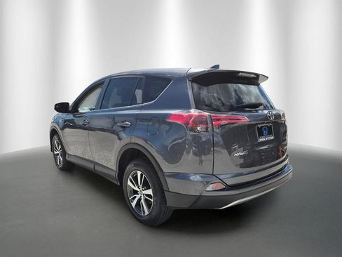 Used 2018 Toyota RAV4 XLE FWD image 5