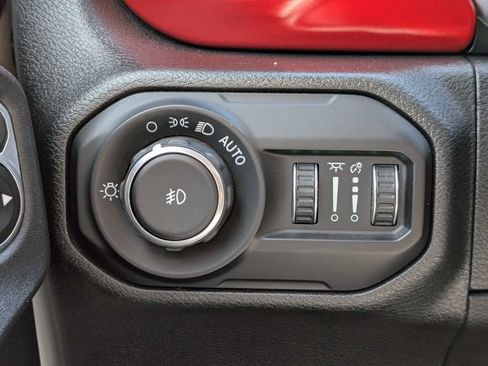 Used 2021 Jeep Wrangler Rubicon w/ Uconnect 4C Nav & Sound Group AWD/4WD image 14