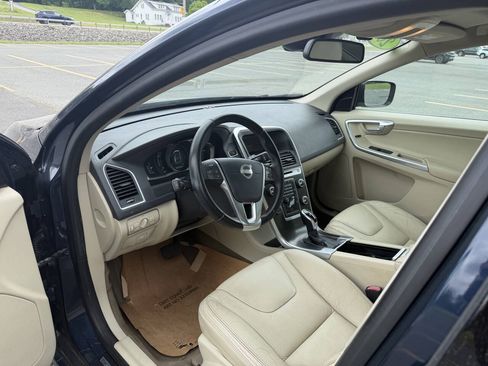 Used 2014 Volvo XC60 T6 AWD/4WD image 9