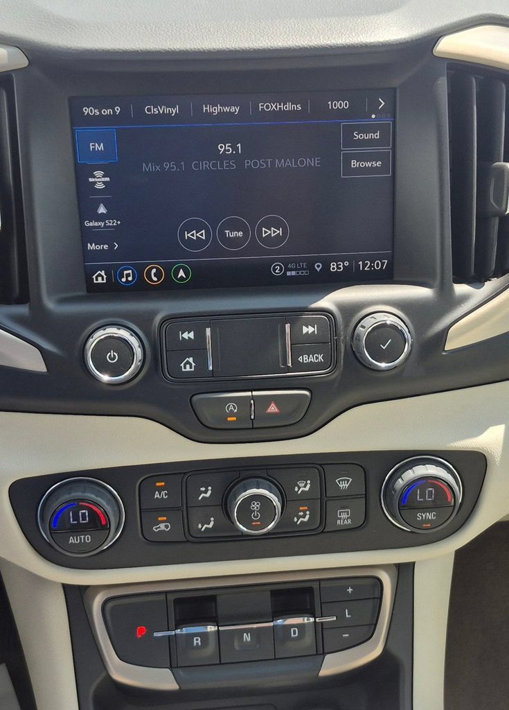 Used 2024 GMC Terrain Denali w/ Denali Premium Package AWD/4WD image 7