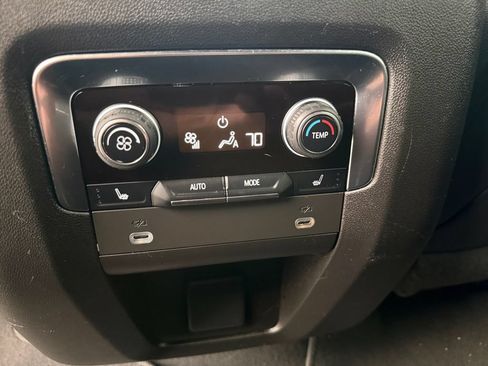 Used 2023 Chevrolet Suburban Premier AWD/4WD image 35