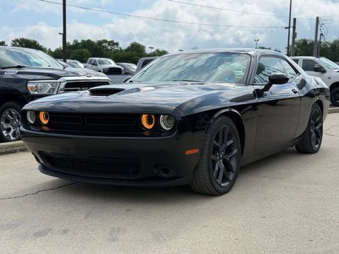 Used 2022 Dodge Challenger R/T w/ Plus Package RWD image 2