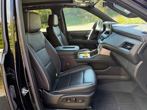 Used 2022 GMC Yukon SLT w/ SLT Premium Package image 26