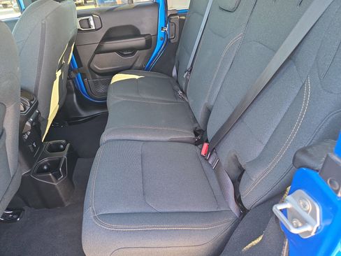 Certified 2025 Jeep Wrangler Sahara image 6