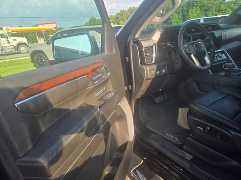 Used 2023 GMC Sierra 1500 Denali AWD/4WD image 6