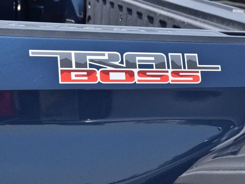 Used 2020 Chevrolet Silverado 1500 LT Trail Boss AWD/4WD image 13