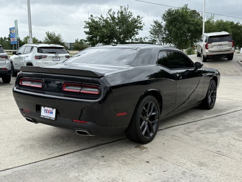 Used 2023 Dodge Challenger SXT w/ Blacktop Package RWD image 5