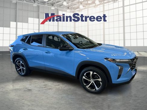 Used 2024 Chevrolet Trax RS w/ Sunroof Package image 7