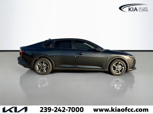 New 2025 Kia K4 LXS image 6